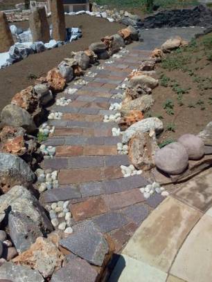 Porphyry tiles and pebbles